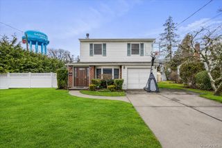 17 Whitehall Lane, New Hyde Park, NY 11040