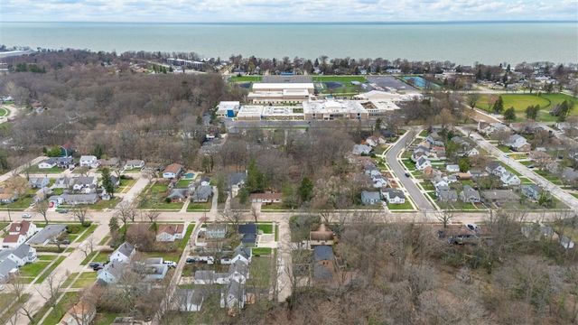 703 Comings Avenue, Saint Joseph, MI 49085