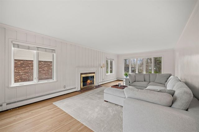 703 Comings Avenue, Saint Joseph, MI 49085