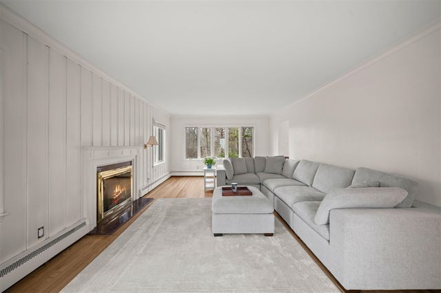 703 Comings Avenue, Saint Joseph, MI 49085