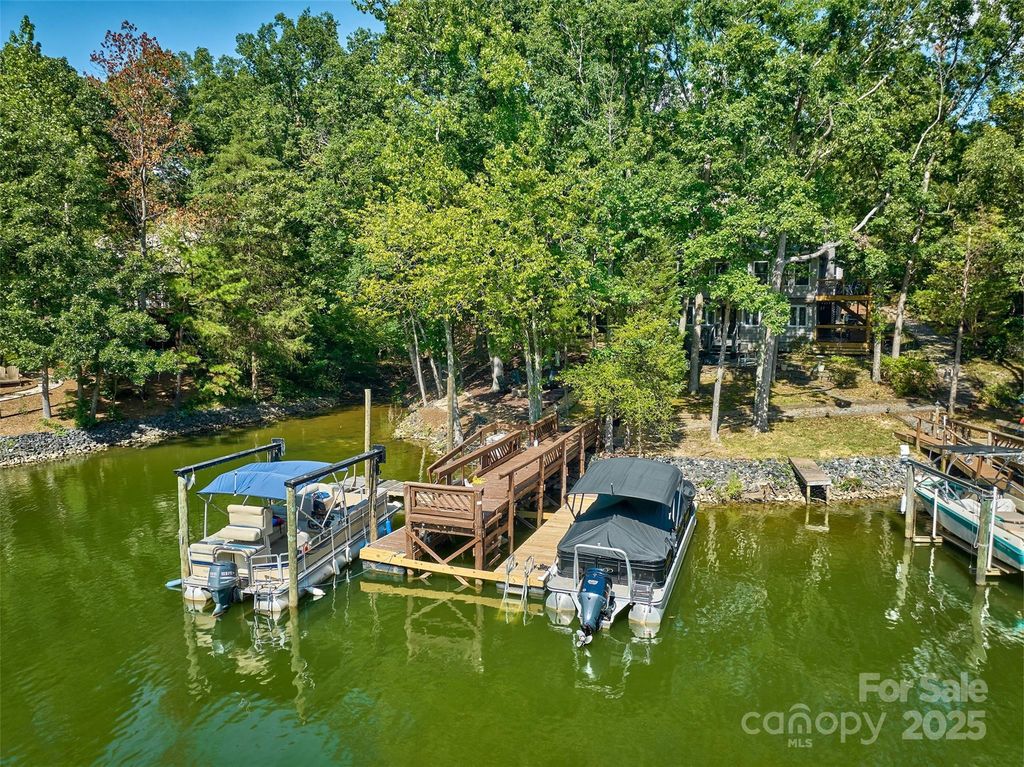 10 Weatherly Way, Lake Wylie, SC 29710