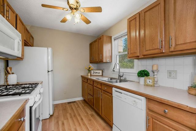 3405 S Arlington Avenue, Independence, MO 64052