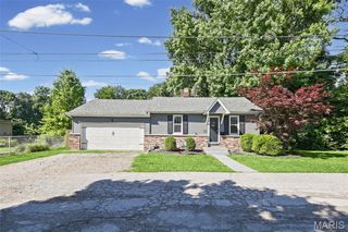600 Leonard Street, Alton, IL 62002