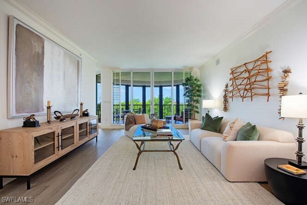 8990 Bay Colony DR 302, Naples, FL 34108