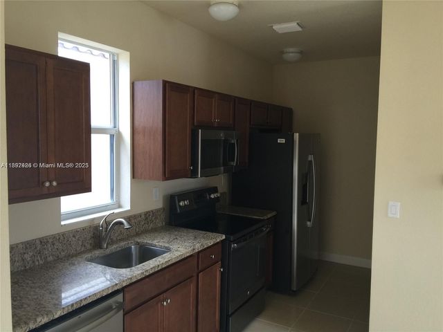 17105 SW 96th St Studio, Miami, FL 33196