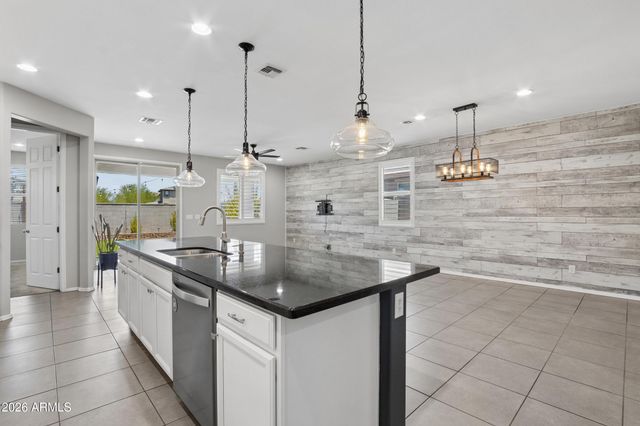 17766 W GRANITE VIEW Drive, Goodyear, AZ 85338