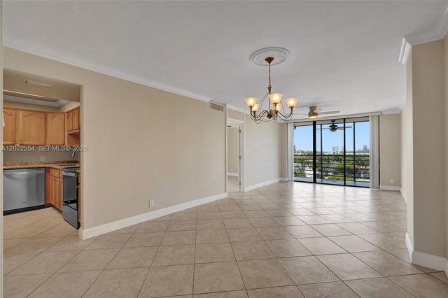 20400 W Country Club Dr 812, Aventura, FL 33180