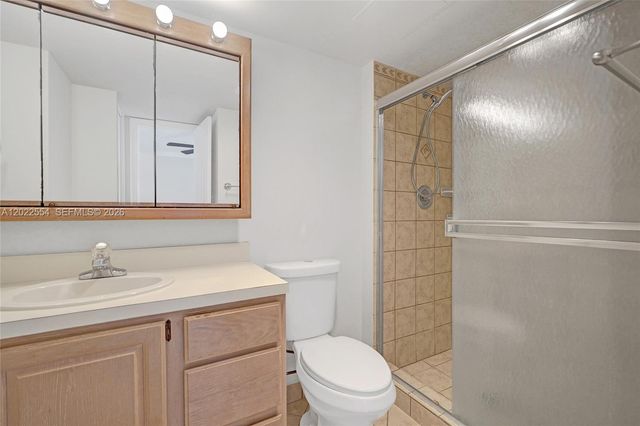 20400 W Country Club Dr 812, Aventura, FL 33180