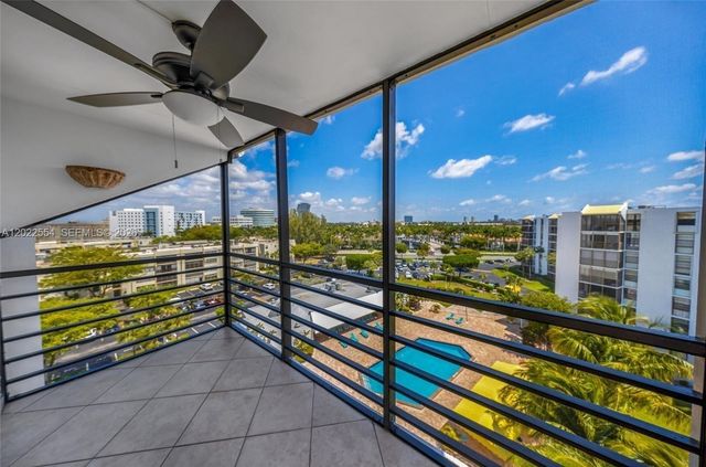 20400 W Country Club Dr 812, Aventura, FL 33180