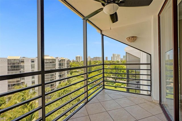 20400 W Country Club Dr 812, Aventura, FL 33180