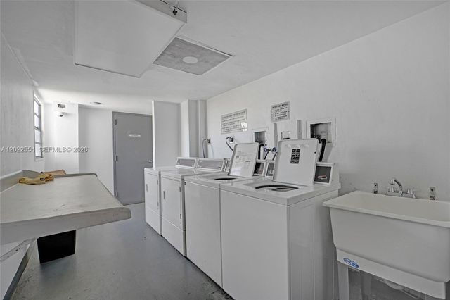 20400 W Country Club Dr 812, Aventura, FL 33180