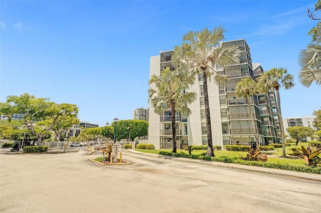 20400 W Country Club Dr 812, Aventura, FL 33180