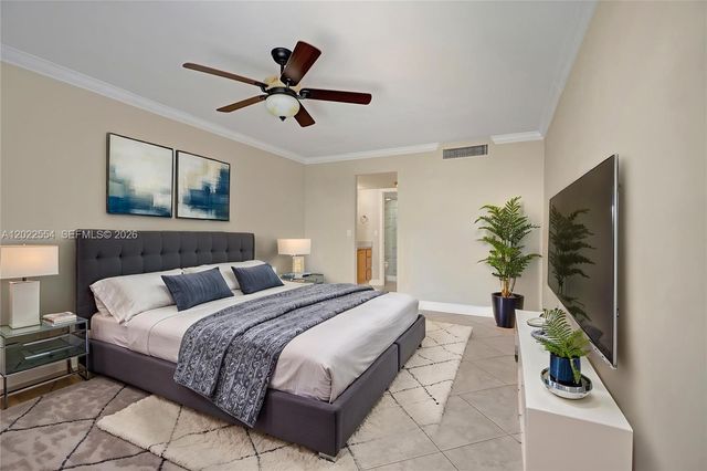 20400 W Country Club Dr 812, Aventura, FL 33180