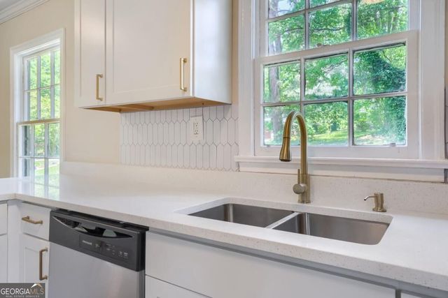 396 Forrest Ridge Drive NW, Atlanta, GA 30318
