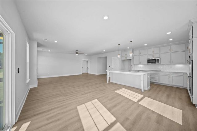 528 Winstone Trail, Woodruff, SC 29388