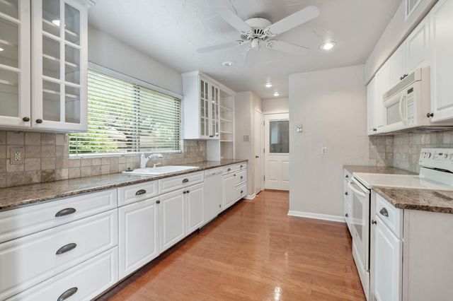 9610 Glenacre, Dallas, TX 75243