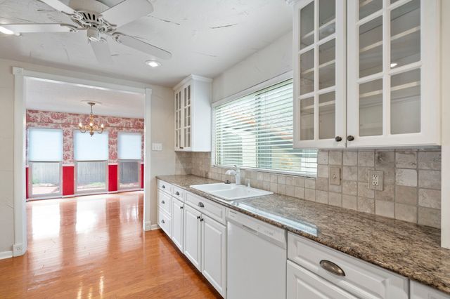 9610 Glenacre, Dallas, TX 75243