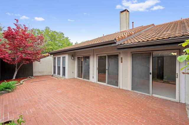 9610 Glenacre, Dallas, TX 75243