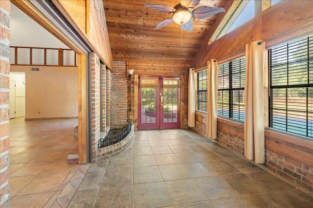 642 Meadow Lane, Winnie, TX 77665