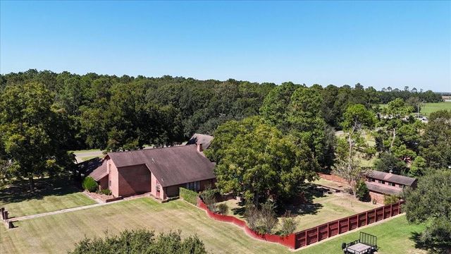 642 Meadow Lane, Winnie, TX 77665