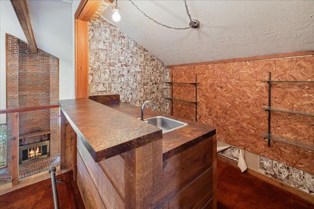 642 Meadow Lane, Winnie, TX 77665