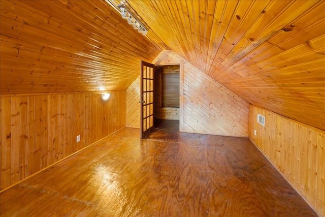 642 Meadow Lane, Winnie, TX 77665