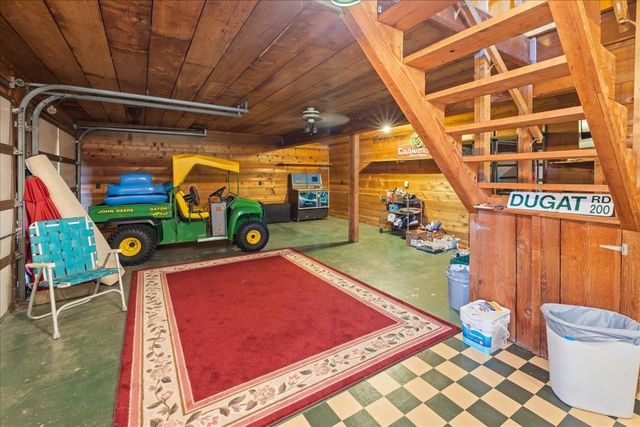 642 Meadow Lane, Winnie, TX 77665