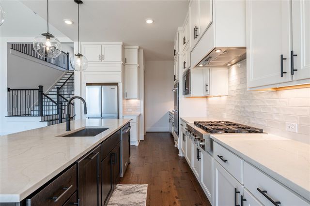 2010 Southern Landings Drive, Manvel, TX 77583