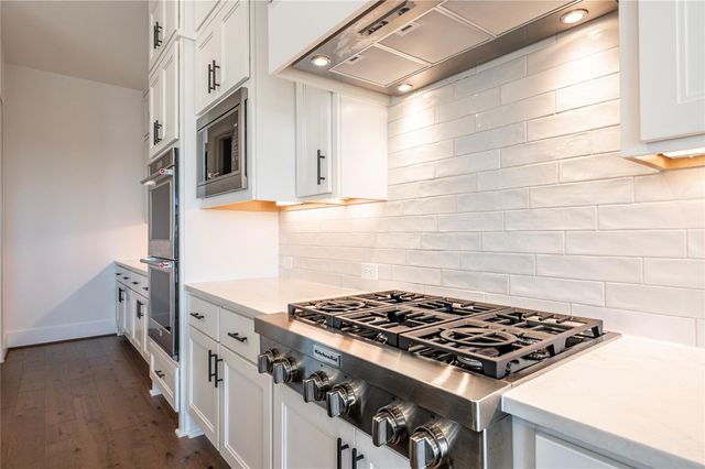 2010 Southern Landings Drive, Manvel, TX 77583