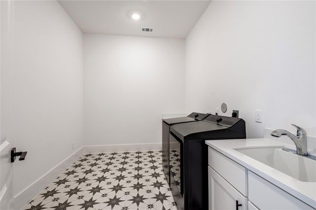 2010 Southern Landings Drive, Manvel, TX 77583