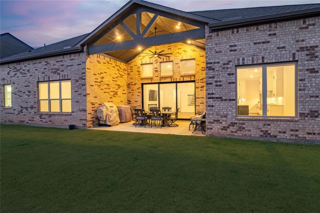 2010 Southern Landings Drive, Manvel, TX 77583