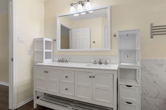 27 N Queenscliff Circle, The Woodlands, TX 77382