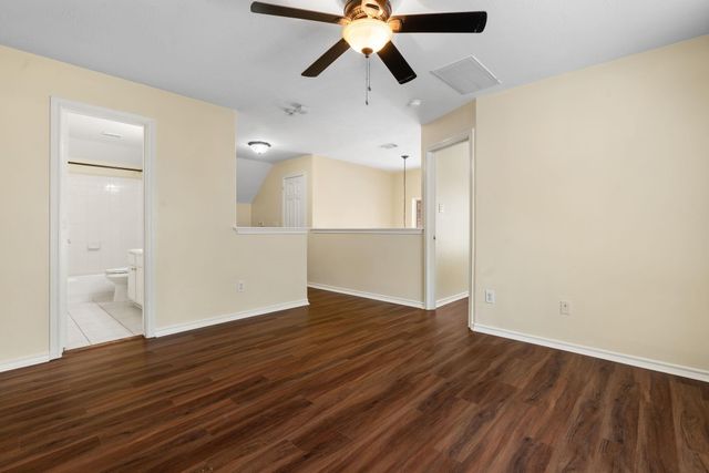 27 N Queenscliff Circle, The Woodlands, TX 77382