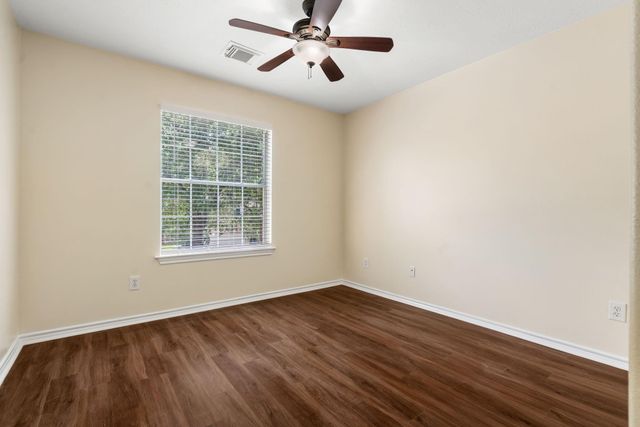 27 N Queenscliff Circle, The Woodlands, TX 77382