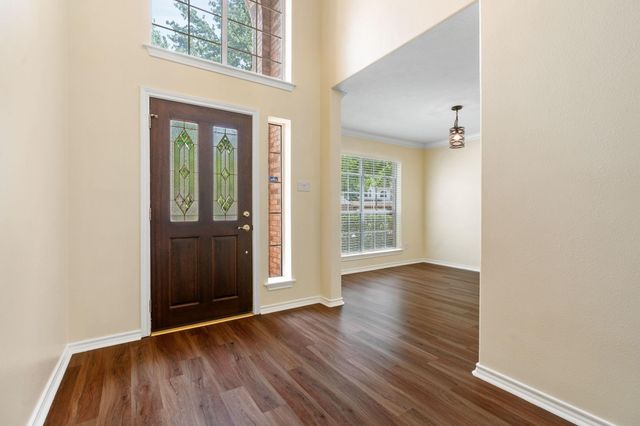 27 N Queenscliff Circle, The Woodlands, TX 77382