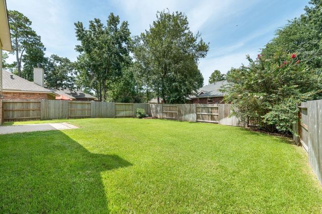 27 N Queenscliff Circle, The Woodlands, TX 77382