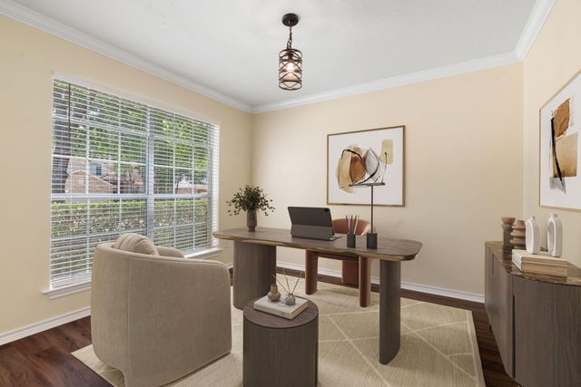 27 N Queenscliff Circle, The Woodlands, TX 77382