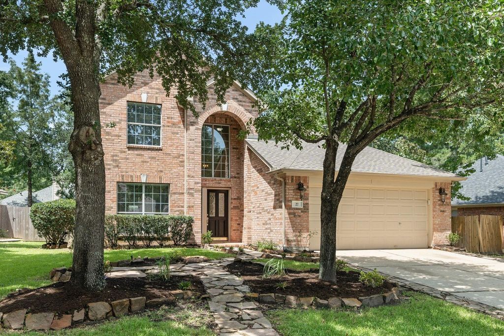 27 N Queenscliff Circle, The Woodlands, TX 77382