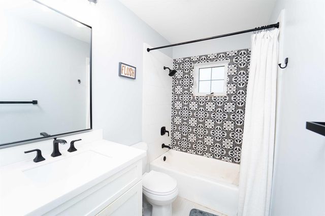 477 SE Asbury Lane, Port St. Lucie, FL 34983