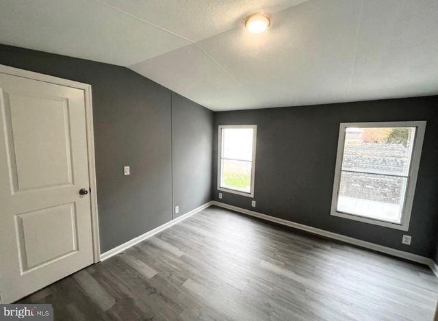 20 MAPLEWOOD DR, Coatesville, PA 19320