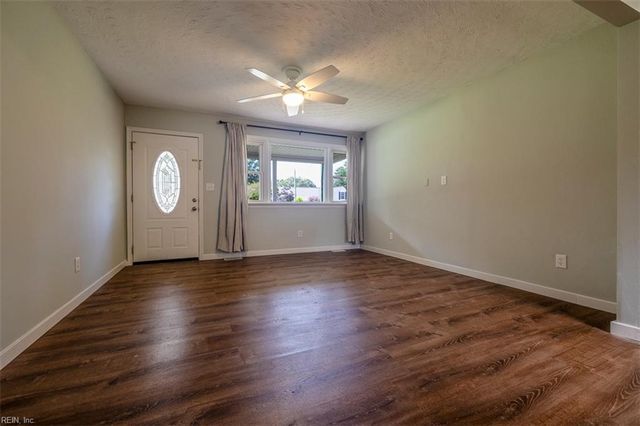 1104 Washington DR, Chesapeake, VA 23322