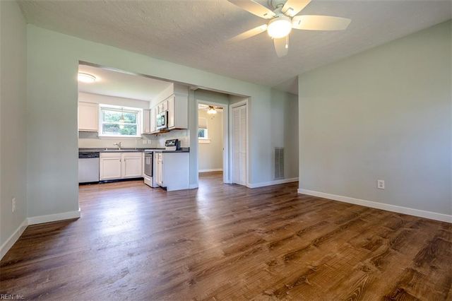 1104 Washington DR, Chesapeake, VA 23322