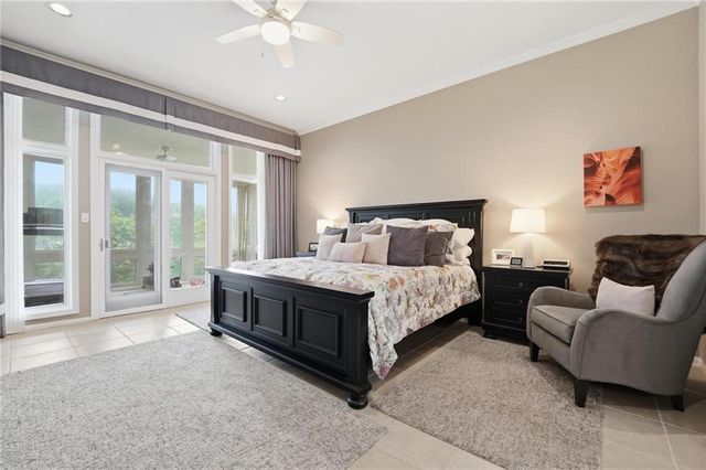 332 NE Warrington Court, Lee's Summit, MO 64064