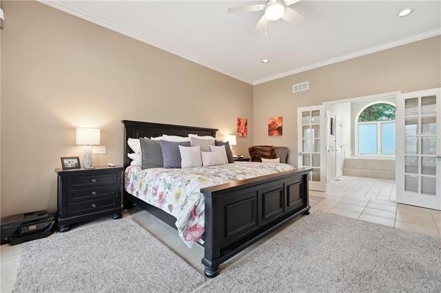 332 NE Warrington Court, Lee's Summit, MO 64064