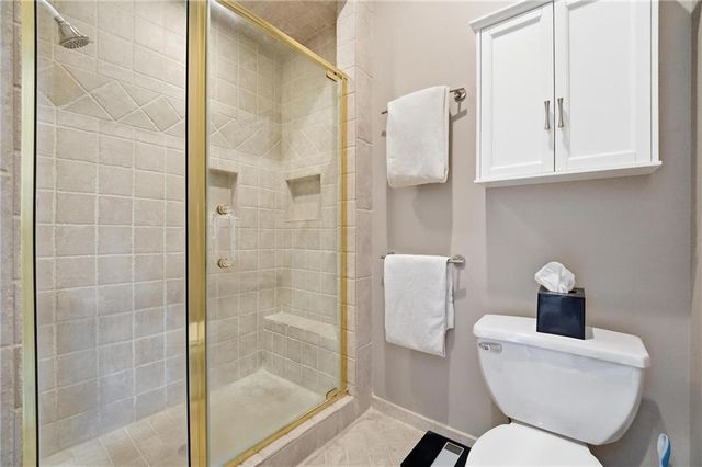 332 NE Warrington Court, Lee's Summit, MO 64064