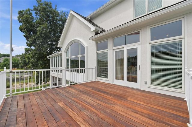 332 NE Warrington Court, Lee's Summit, MO 64064
