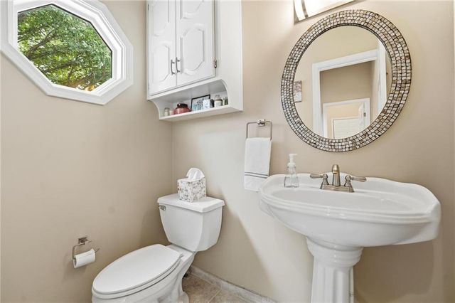 332 NE Warrington Court, Lee's Summit, MO 64064
