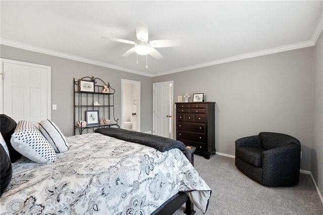 332 NE Warrington Court, Lee's Summit, MO 64064