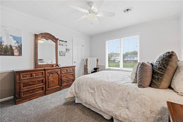 332 NE Warrington Court, Lee's Summit, MO 64064