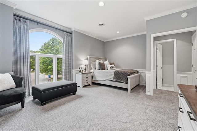 332 NE Warrington Court, Lee's Summit, MO 64064